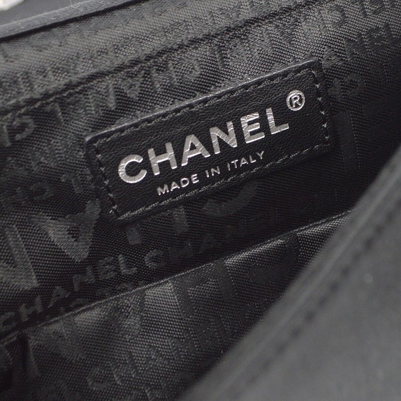 Chanel Black satin chain handbag - Picture 5 of 5